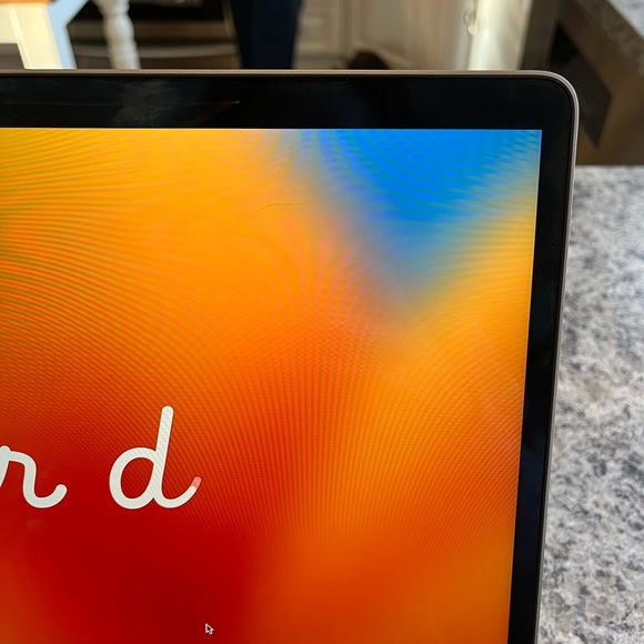 Macbook air 256g 2020 with case and charger - Picture 10 of 16